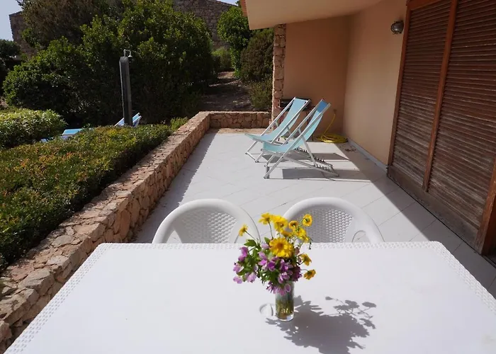 Roccette Aquazzurre Three-family With Jacuzzi Daire Costa Paradiso