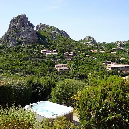 Roccette Aquazzurre Three-family With Jacuzzi Costa Paradiso
