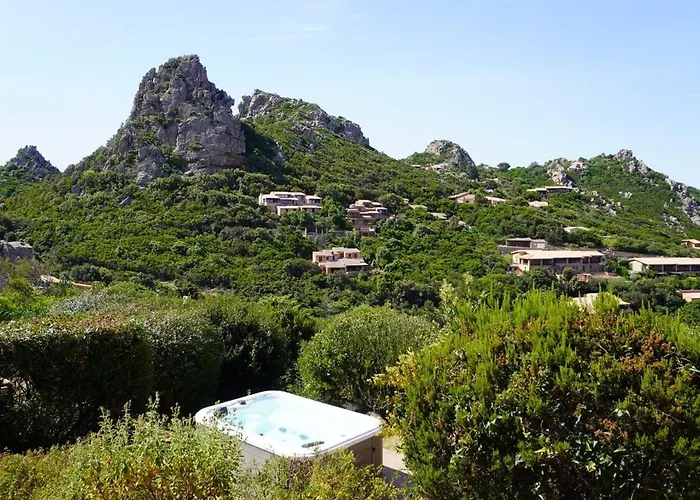 Roccette Aquazzurre Three-family With Jacuzzi Costa Paradiso